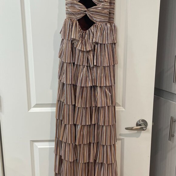 Gianni Bini Grace Metallic Plisse Sweetheart Neck Cut-Out Tiered Dress - Picture 2 of 2